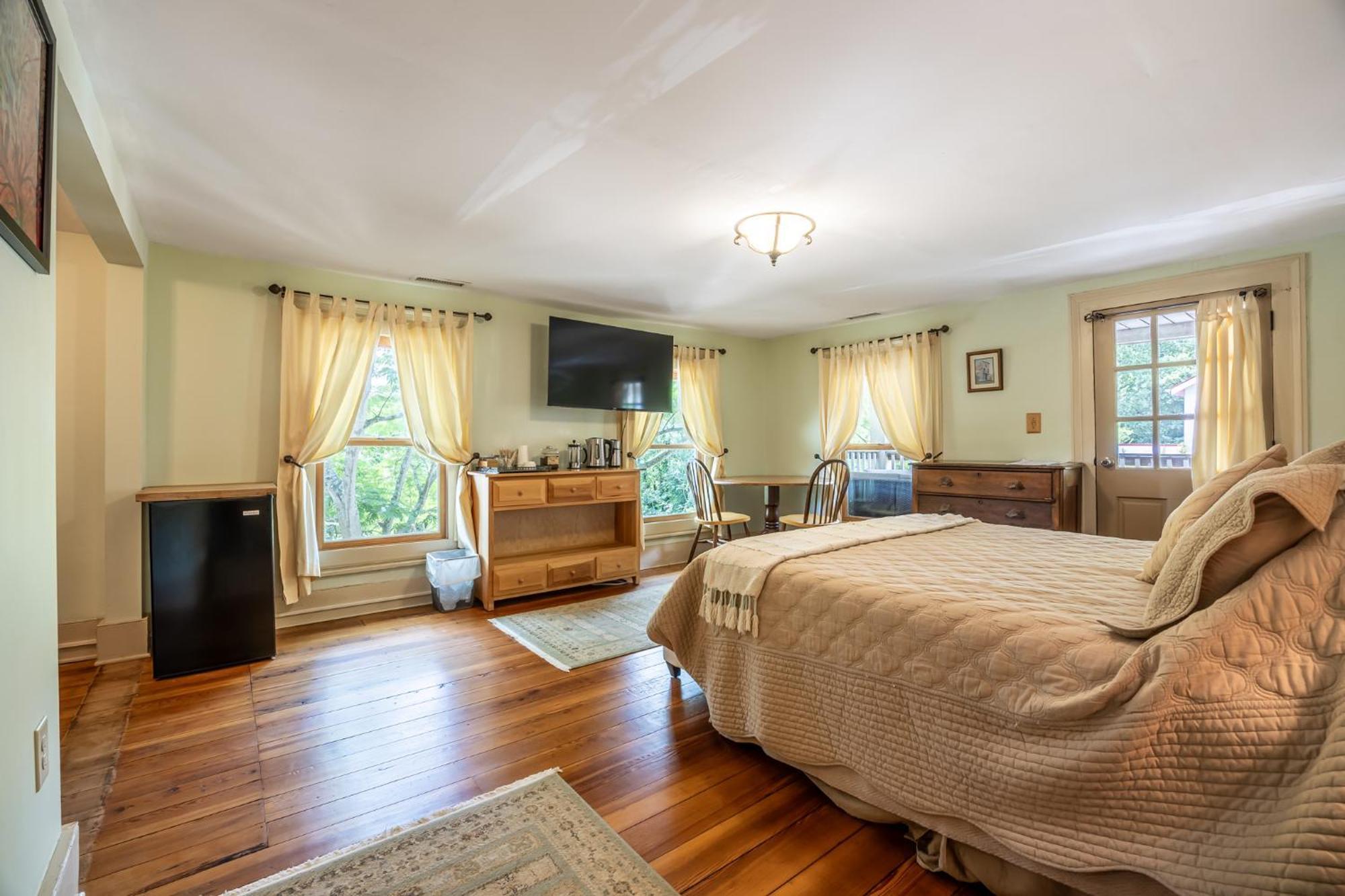 Bliss Point Farm And B&B, Llc Earlysville Exteriér fotografie